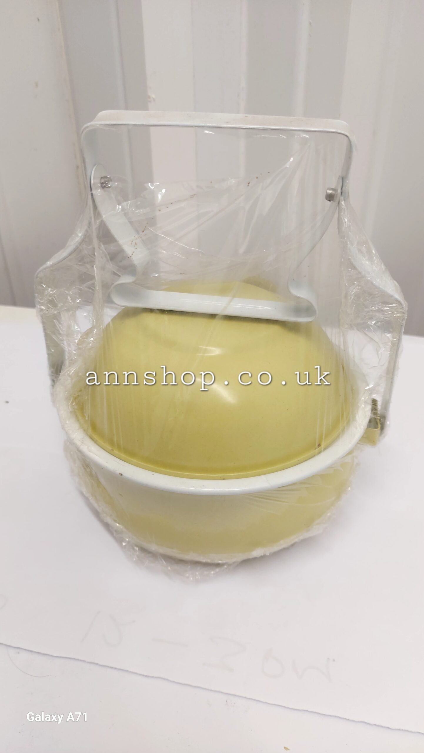 ปิ่นโตสีเหลือง